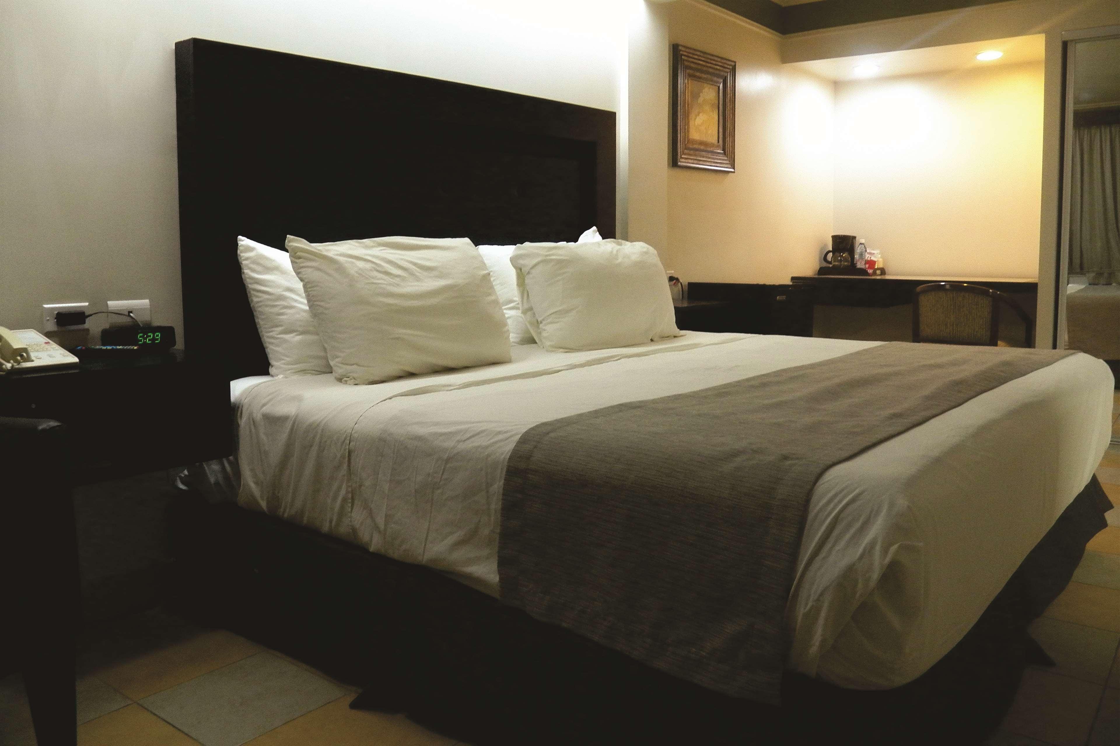 Best Western Hotel Plaza Matamoros Екстер'єр фото