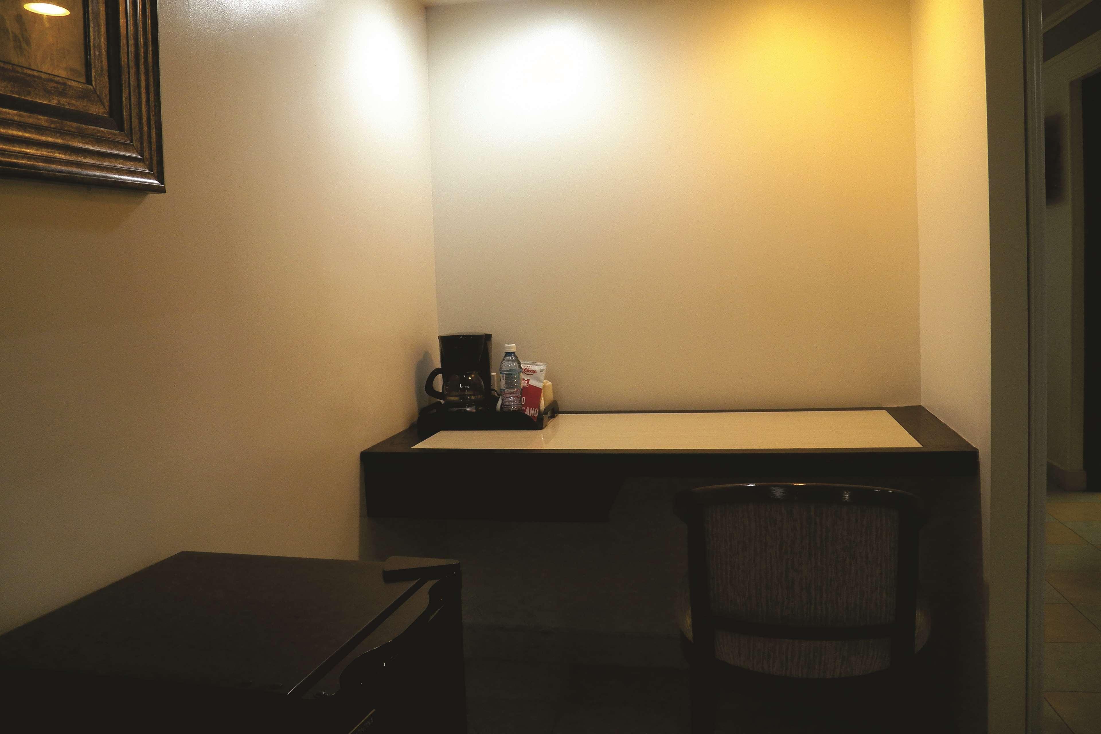 Best Western Hotel Plaza Matamoros Екстер'єр фото