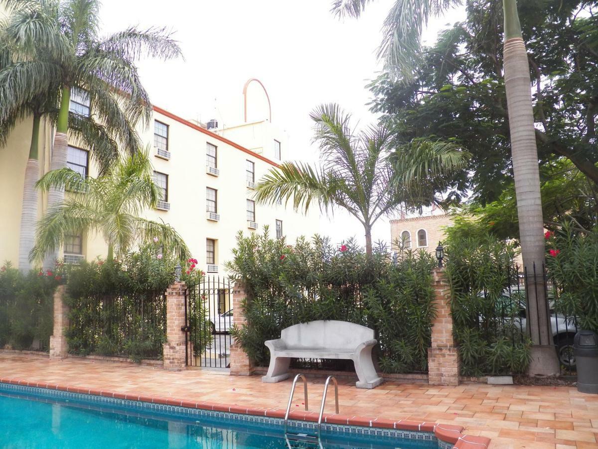 Best Western Hotel Plaza Matamoros Екстер'єр фото